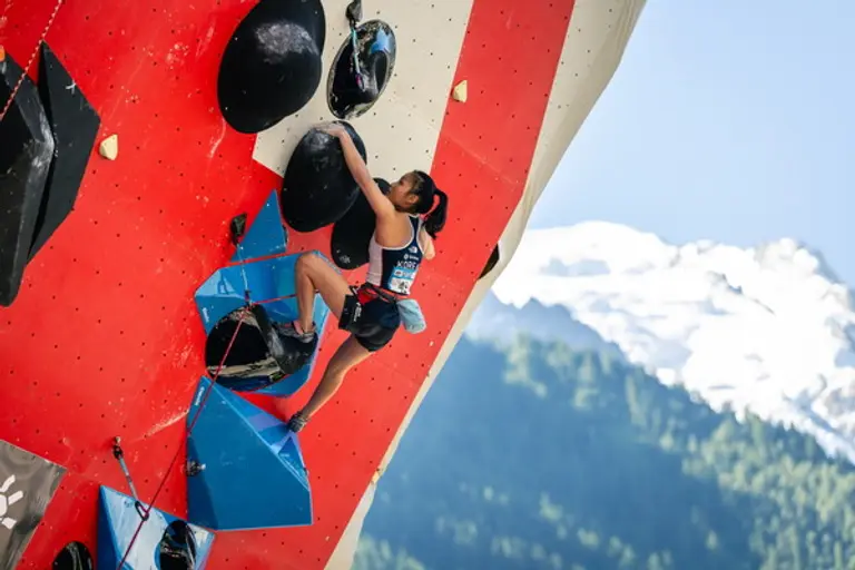 스포츠클라이밍 국가대표 서채현 선수가 2025 IFSC 스포츠클라이밍 샤모니 월드컵에서 경기를 펼치고 있다. (사진제공= 대한산악연맹)