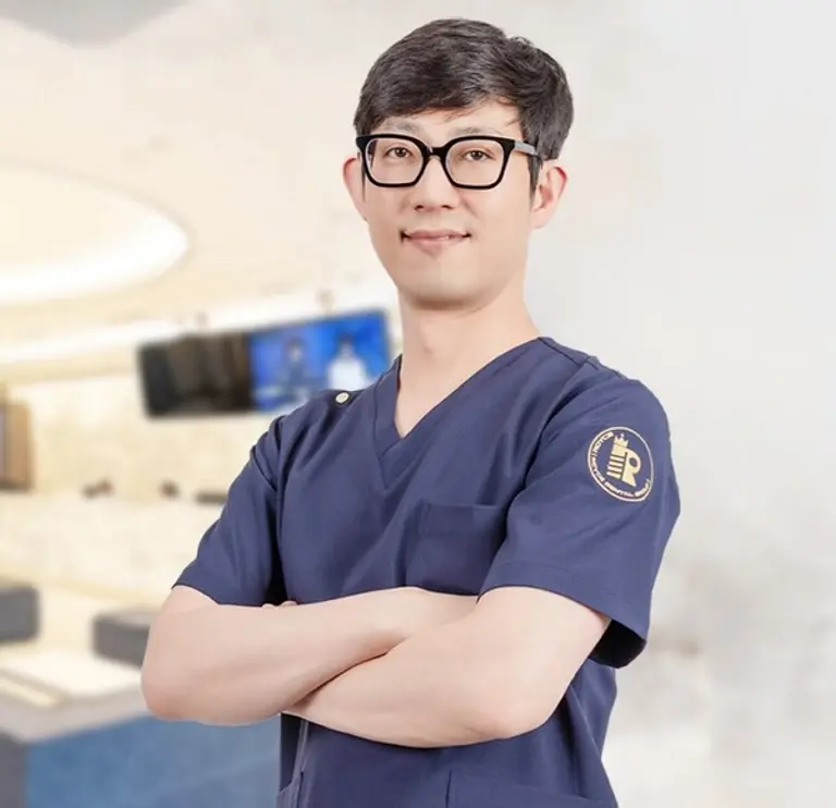 로이스치과의원 포항 오천점 김군종 대표원장 (사진제공 = 로이스치과의원 오천점)