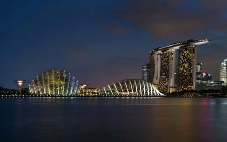 싱가포르 ‘가든스 바이 더 베이 조명 (출처=LPA 홈페이지)