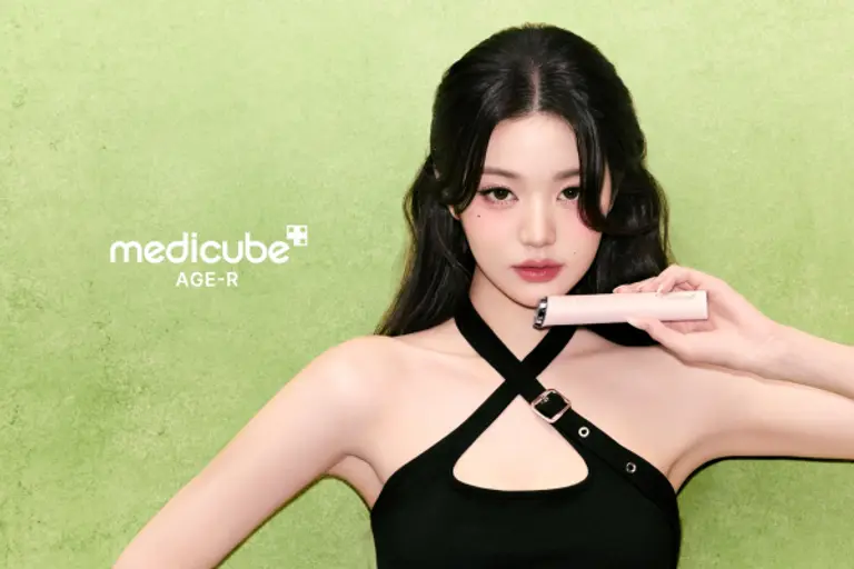 에이피알은 메디큐브 브랜드 모델로 아이브 장원영을 기용하고 있다. 