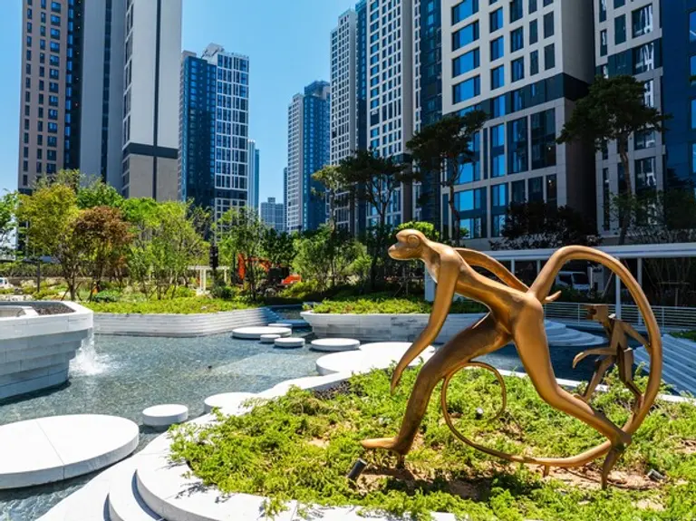 2025년 S.H.A.A 미술공모전에서 대상을 받은 정은형 작가의 작품 