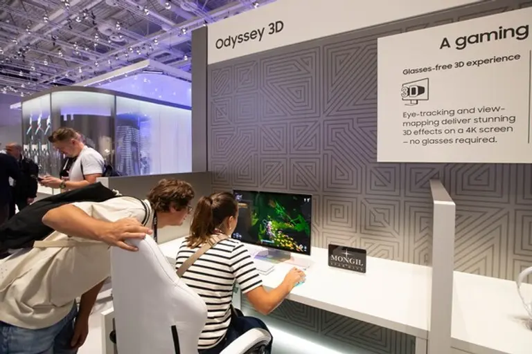 넷마블은 삼성전자와 함께 ‘IFA 2025’서 ‘몬길 STAR DIVE’를 시연했다. (제공 넷마블)