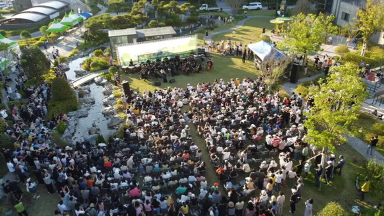 오룡에듀포레 푸르지오에서 진행된 가든음악회 모습 (사진제공=대우건설)