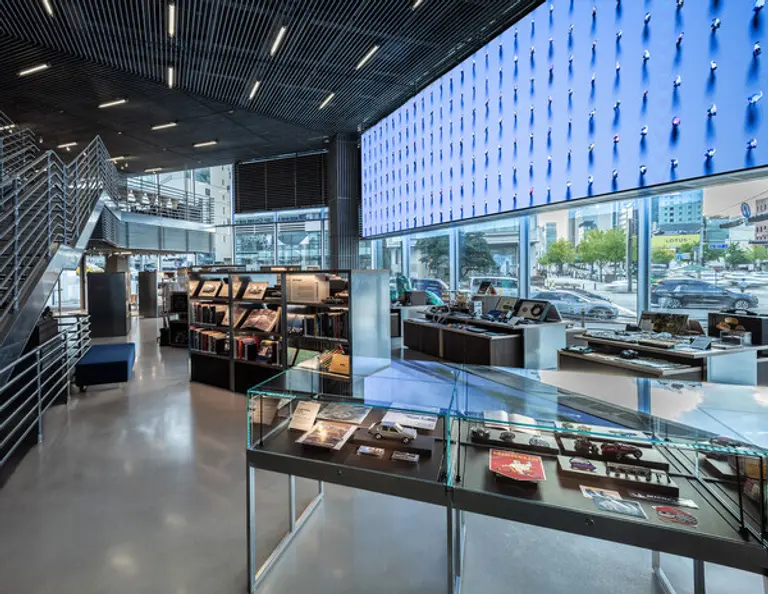 현대 모터스튜디오 서울 1~2층에 위치한 