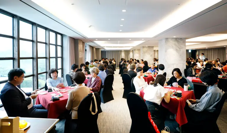 두뇌 스포츠인 브리지는 노년층 건강에도 큰 도움이 된다는 연구결과가 있다. 24일 서울 중구 반얀트리 서울에서는 중구브리지협회 등이 주관한 브리지 대회가 성황리에 열렸다. 대한브리지협회 제공