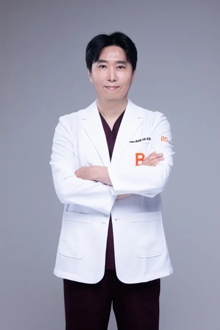 부산 더바디성형외과 권중오 원장