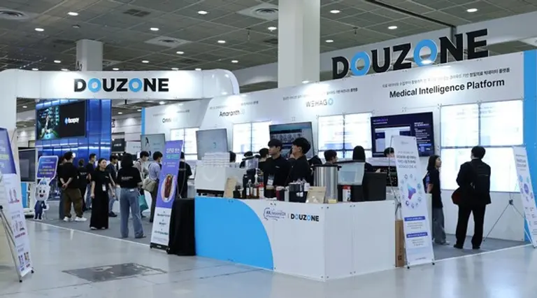 더존비즈온은 ‘AI Festa 2025’에 참가해 국내 최초로 AI 에이전트 마켓플레이스를 공개하고, AI 에이전트 생태계 구축을 본격화하면서 지능형 업무 환경의 미래 비전을 제시했다.