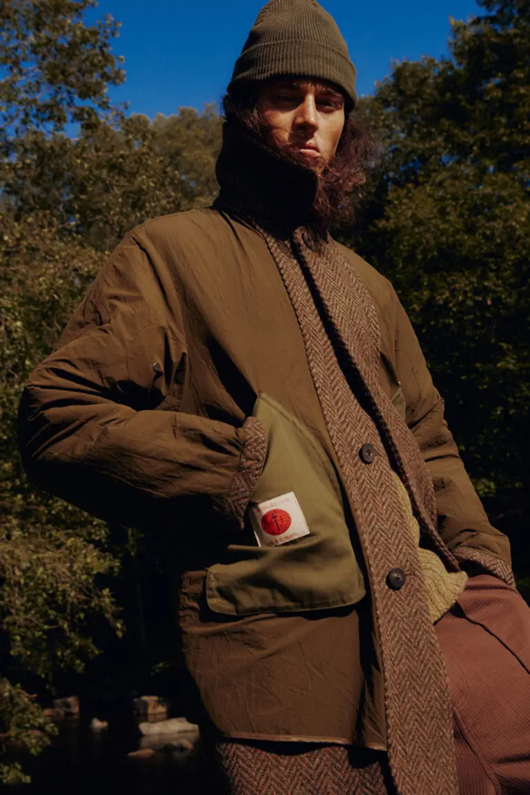 헨리코튼과 도큐먼트가 협업 컬렉션 듀얼 울 발마칸 코트 화보 이미지 (사진제공=코오롱FnC)