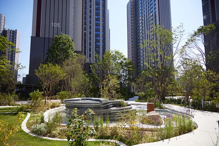 롯데건설 조경 브랜드 그린바이그루브가 적용된 정원 전경 (사진=롯데건설)