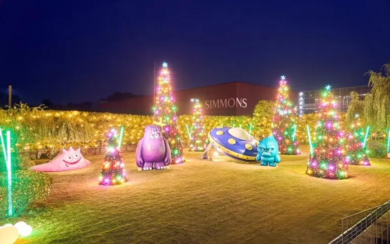 시몬스가 경기도 이천 복함문화공간 시몬스 테라스에 크리스마스 트리 및 일루미네이션을 선보인다. (사진제공=시몬스)