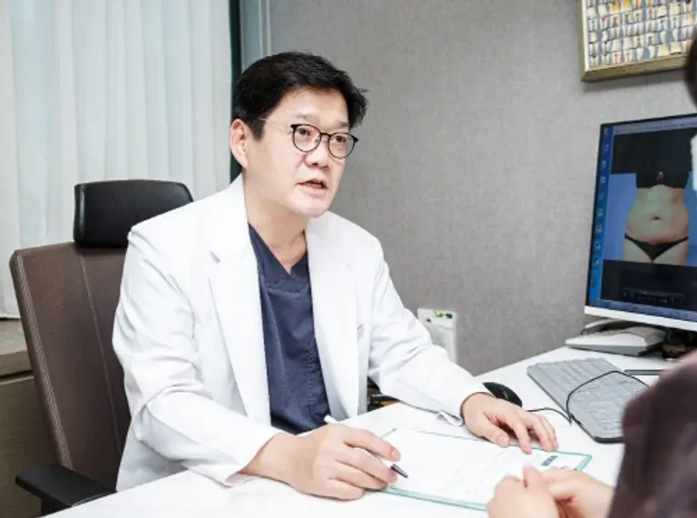 WJ원진성형외과의원 원기정 원장