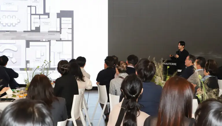 양태오 작가가 아틀리에 에디션 런칭행사에서 디자인 콘셉트를 설명하고 있다. (사진제공=포스코이앤씨)