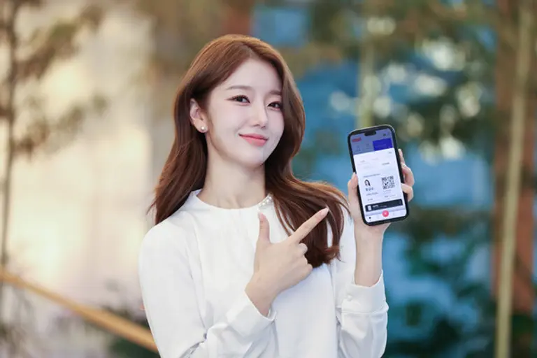 KT, SK텔레콤, LG유플러스 등 통신3사는 신분증 확인과 결제를 동시에 진행할 수 있는 ‘PASS 신분증결제 서비스’를 출시했다. (제공 KT)