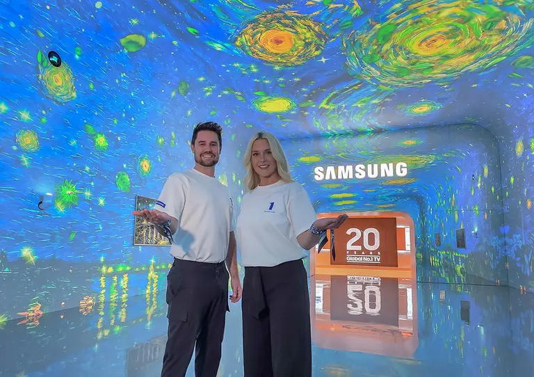 삼성전자 모델이 미국 라스베이거스에서 열리는 세계 최대 전자 전시회 