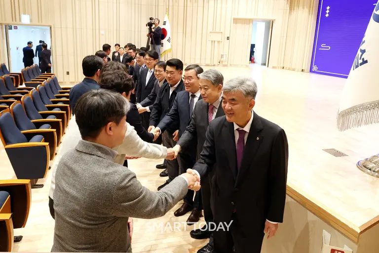 정원주 회장과 주요 경영진이 신년 하례식을 진행하고 있다. (사진=대우건설)