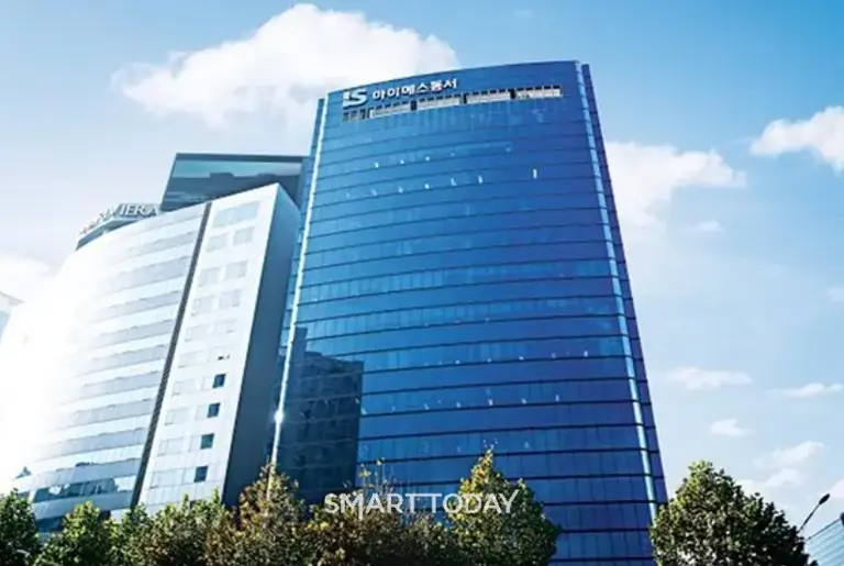 아이에스동서 본사 전경