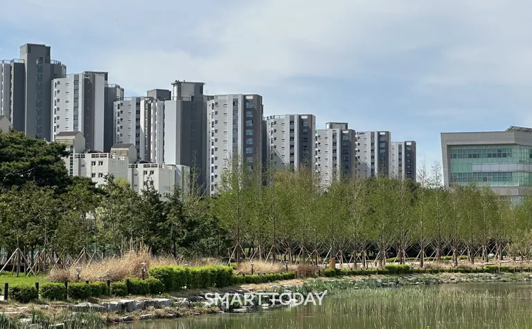 호반산업과 충청남도가 조성한