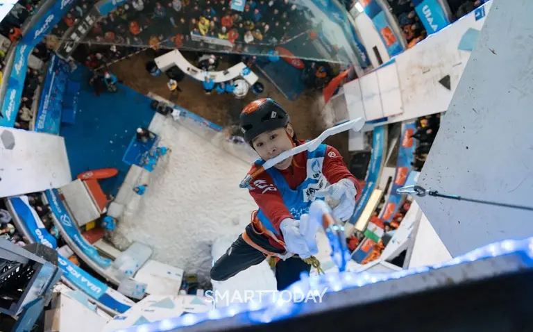 신운선 선수 ‘2026 사스페 아이스클라이밍 월드컵’ 경기 모습 (사진 출처 = UIAA)