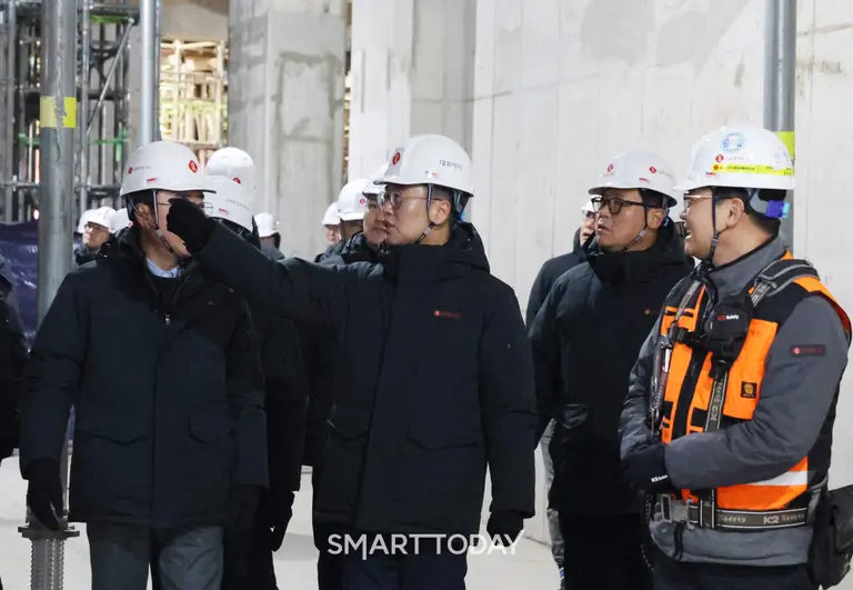 오일근 롯데건설 대표가 29일 ‘창경궁 롯데캐슬 시그니처’ 건설현장에서 안전보건 관리현황을 점검했다. (사진=롯데건설)