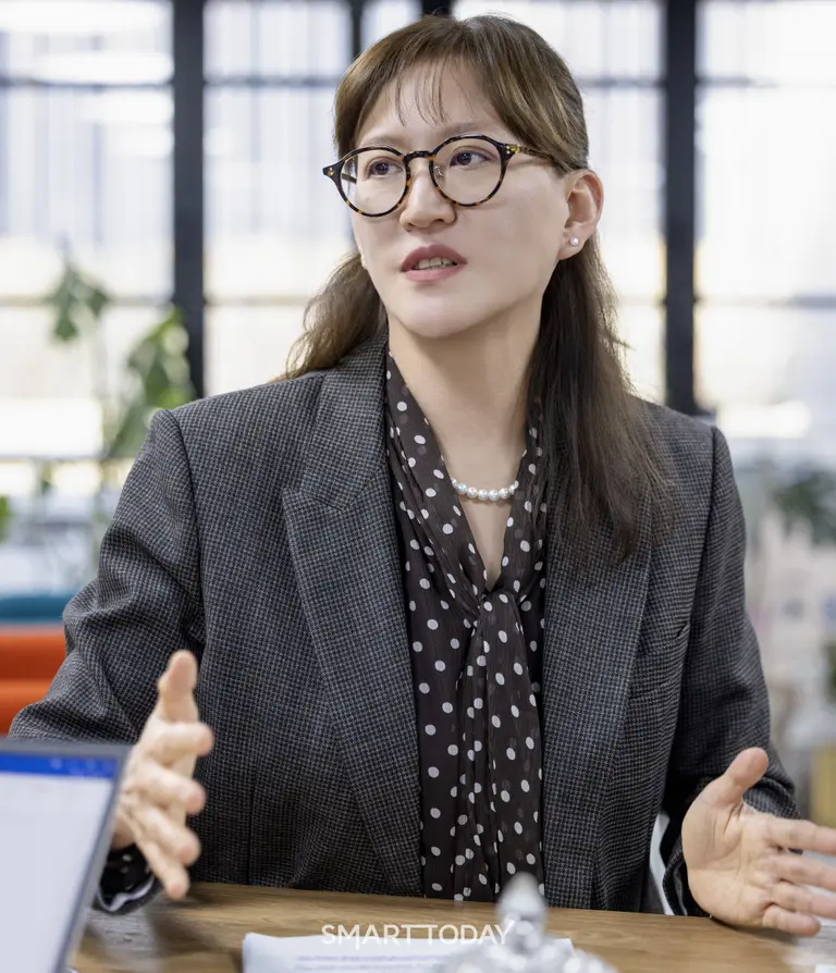 스마트투데이와 인터뷰하는 김소연 에스팀 대표.
