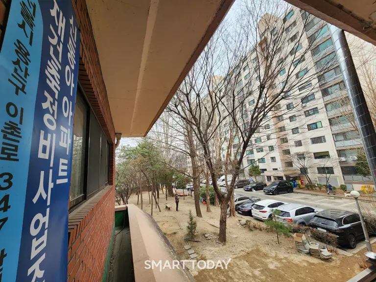 용산 서빙고 신동아아파트 재건축 추진위 사무실 앞. 출처=김종현 기자