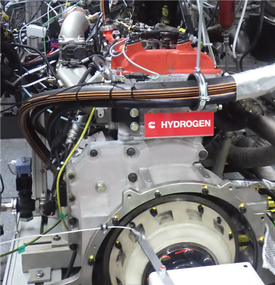 커민스의 수소연료전지 엔진 테스트 장면. 사진=커민스