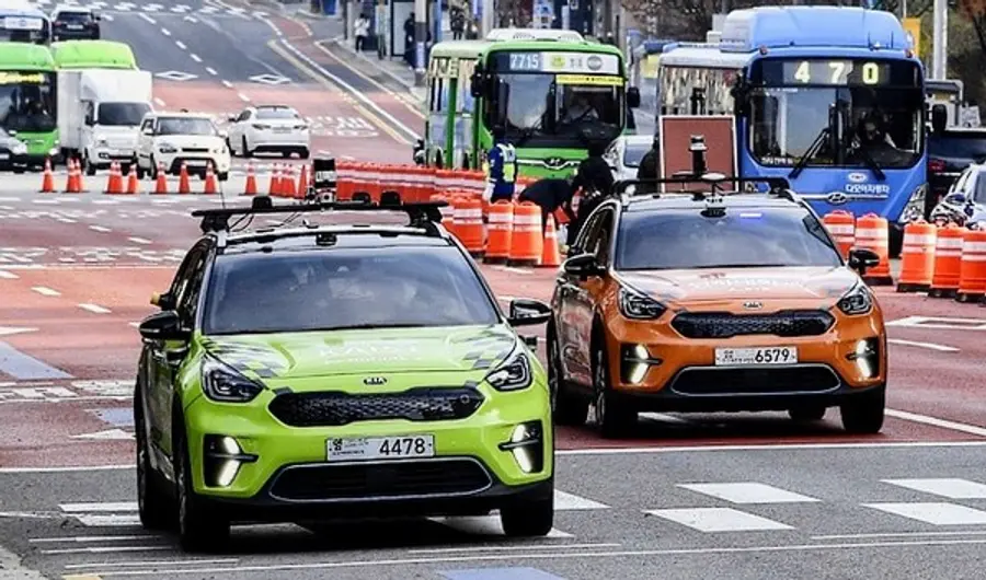 ◇1등으로 들어오는 카이스트 팀 자율주행차(사진: 현대차그룹)