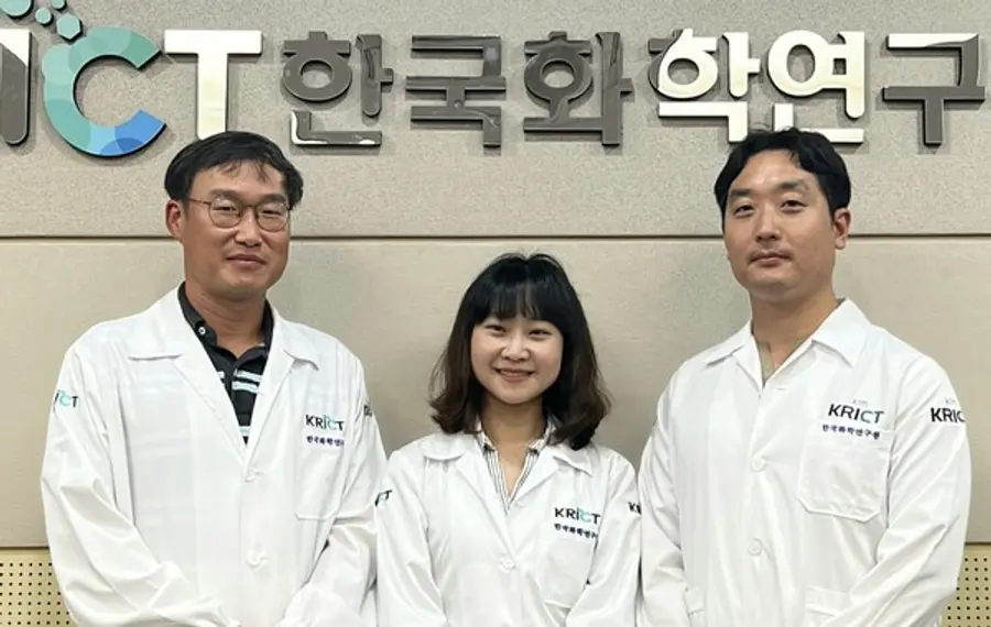 ◇좌부터 박영일 박사, 정지은 박사, 김진철 박사(사진: 화학연)
