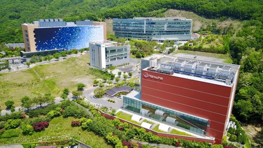 ㈜한화 건설부문이 시공한 한화시스템 ICT부문 죽전 데이터센터 및 신한금융그룹 데이터센터 (사진제공. 한화건설)