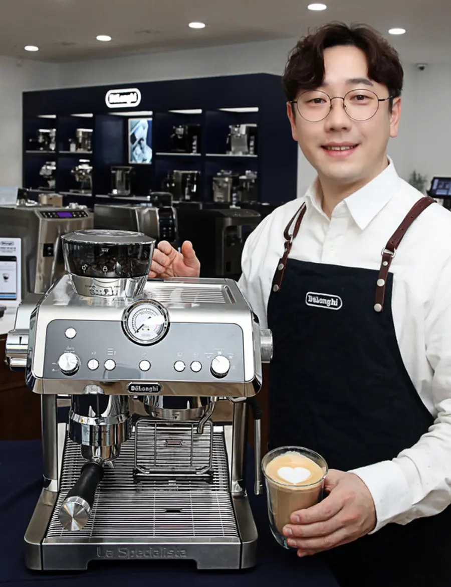 드롱기 브랜드 앰배서더로 선정된 최원재 바리스타