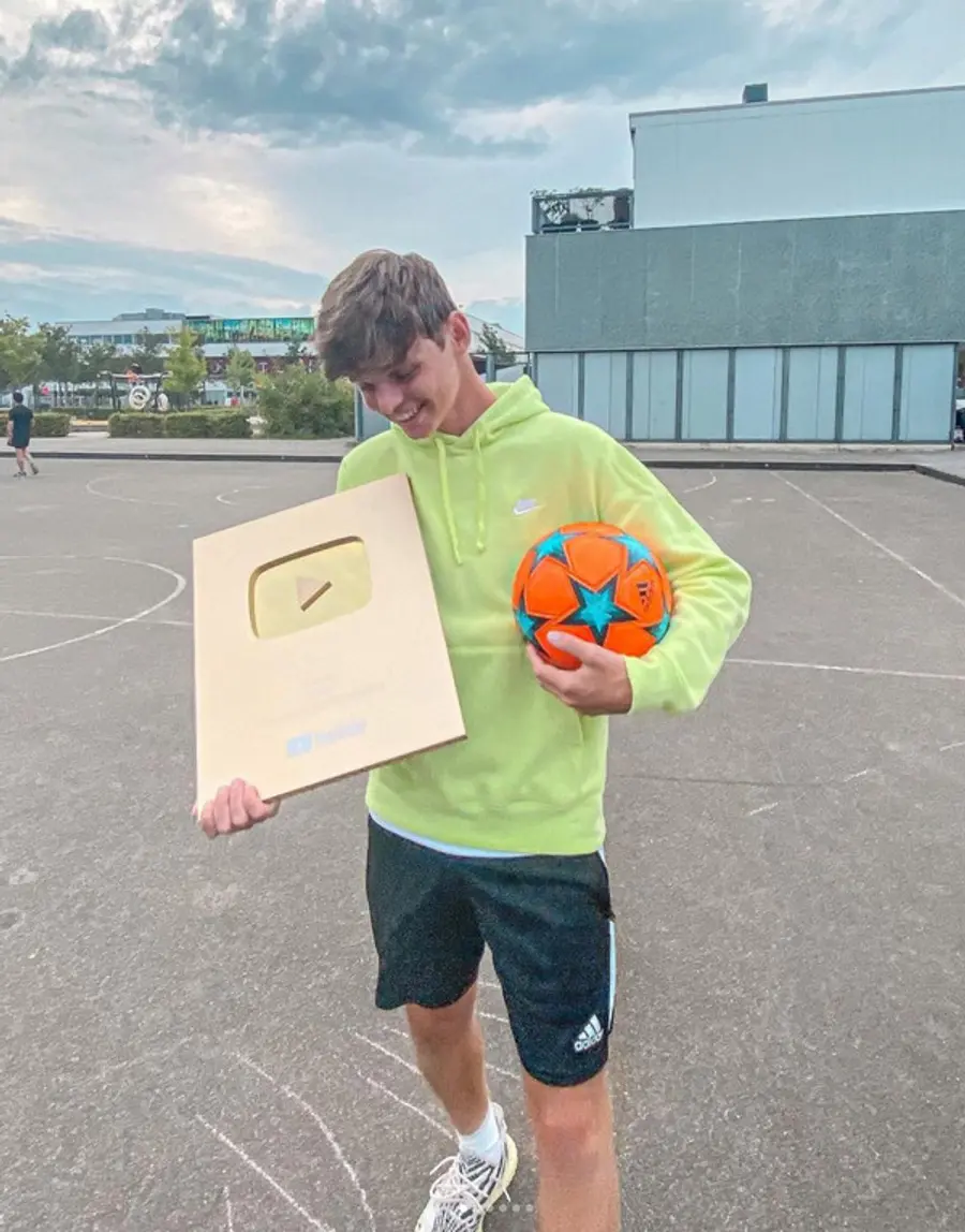  * 사진: Joris Sebregts. 출처= 크리에이터 개인 인스타그램 및 페이스북 페이지