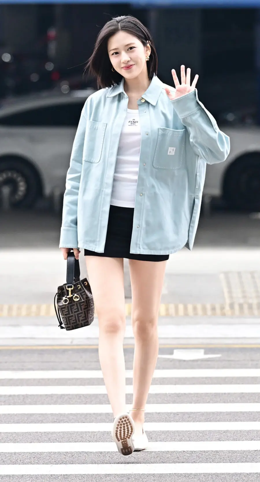 아이브(IVE) 안유진이 산뜻한 분위기의 공항패션을 선보였다. (사진제공=펜디)