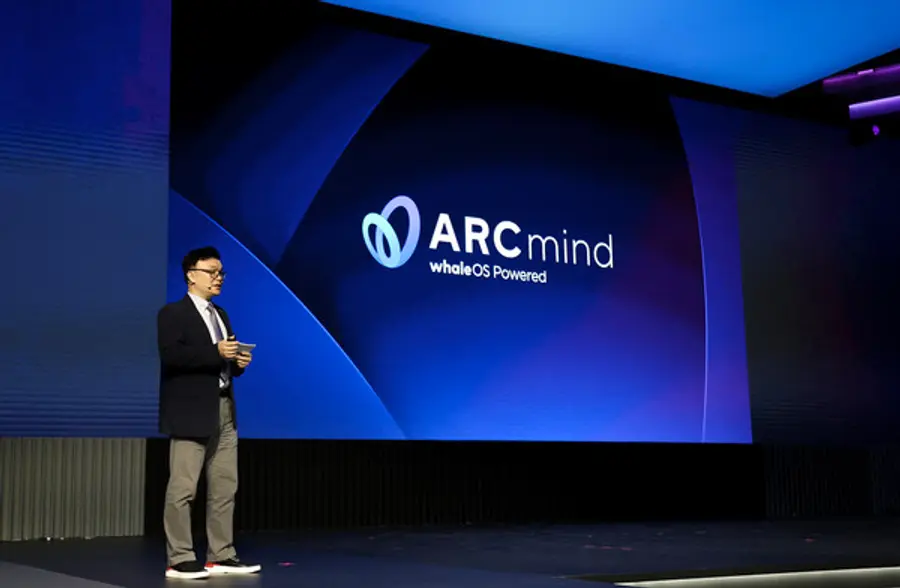 LEAP 2024에서 키노트를 진행하고 있는 석상옥 네이버랩스 대표