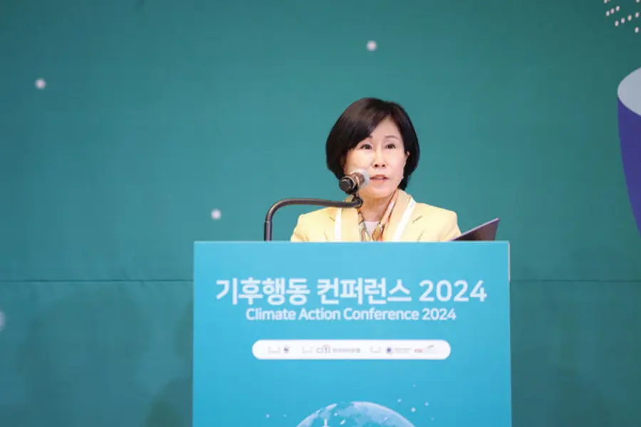  * 지난 19일 세계자연기금 한국본부가 주최한 기후행동 컨퍼런스에서 유명순 한국씨티은행장이 환영사를 하고 있다. [출처: 한국씨티은행]