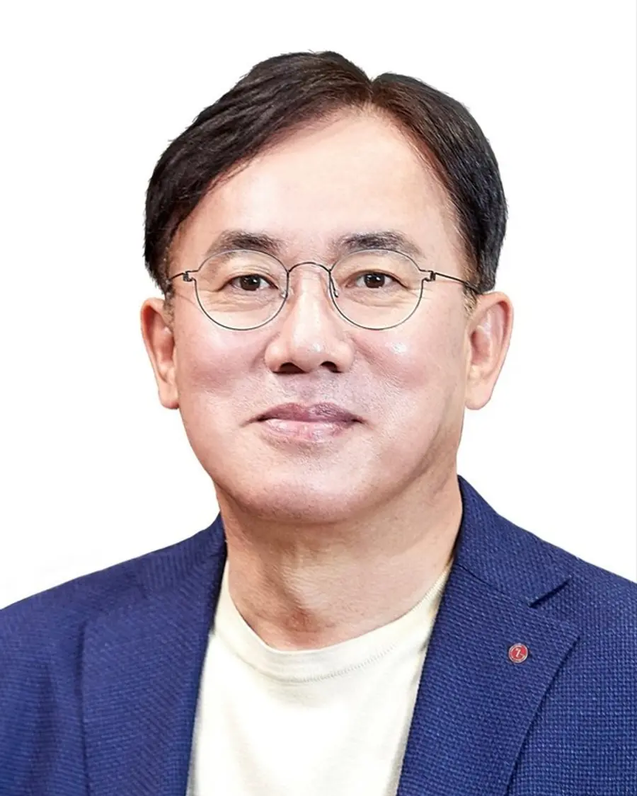  * 정철동 LG디스플레이 대표이사. 수렁에 빠진 LG디스플레이를 구해 낼 구원투수로 LG이노텍에서 LG디스플레이로 자리를 옮겼다.
