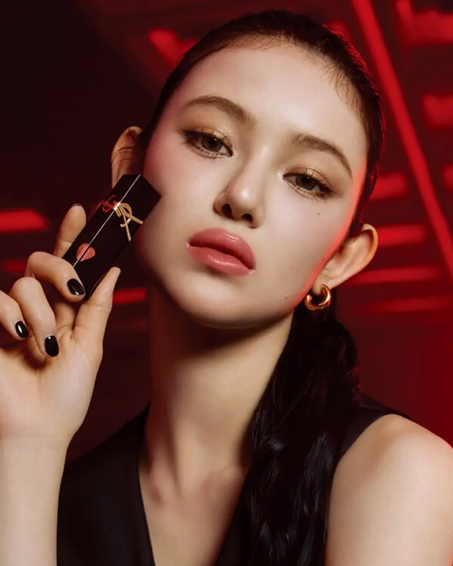 뉴진스 다니엘의 '잉크 바이닐 틴트' 화보 (사진제공. 입생로랑 뷰티)