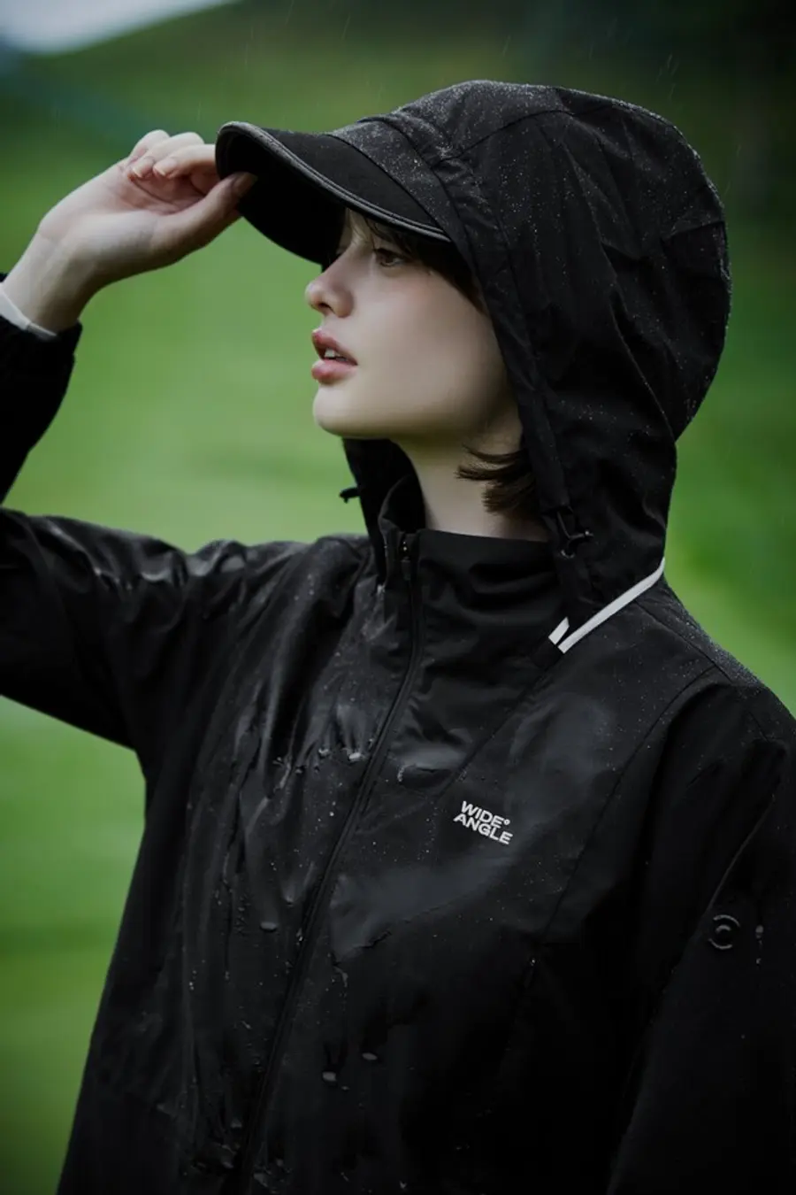 와이드앵글이 국내 유일의 ‘고어텍스 골프 자켓’ 2종을 출시했다. 