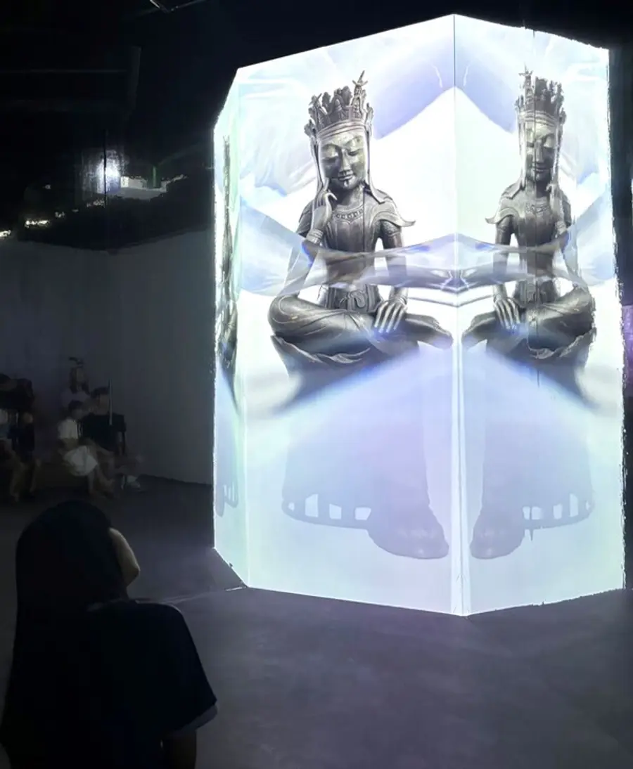 대전신세계갤러리에서 전시 중인 문화유산기술연구소의 미디어 아트. '반가사유상' (사진제공. 신세계백화점)