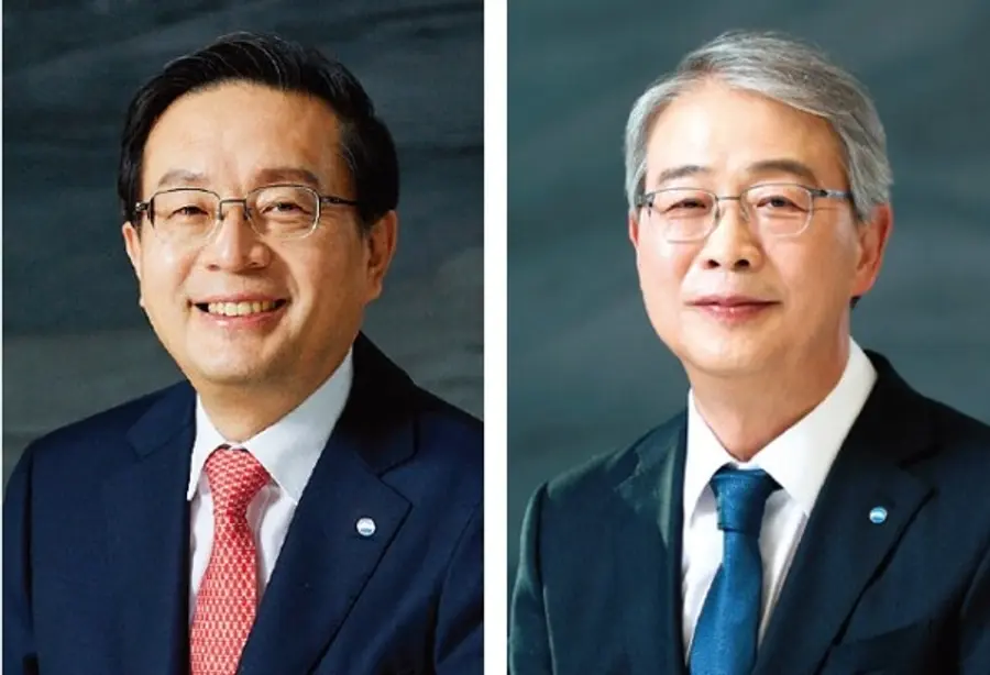 손태승 전 우리금융지주 회장(왼쪽)과 임종룡 현 우리금융지주 회장 [출처: 우리금융그룹]