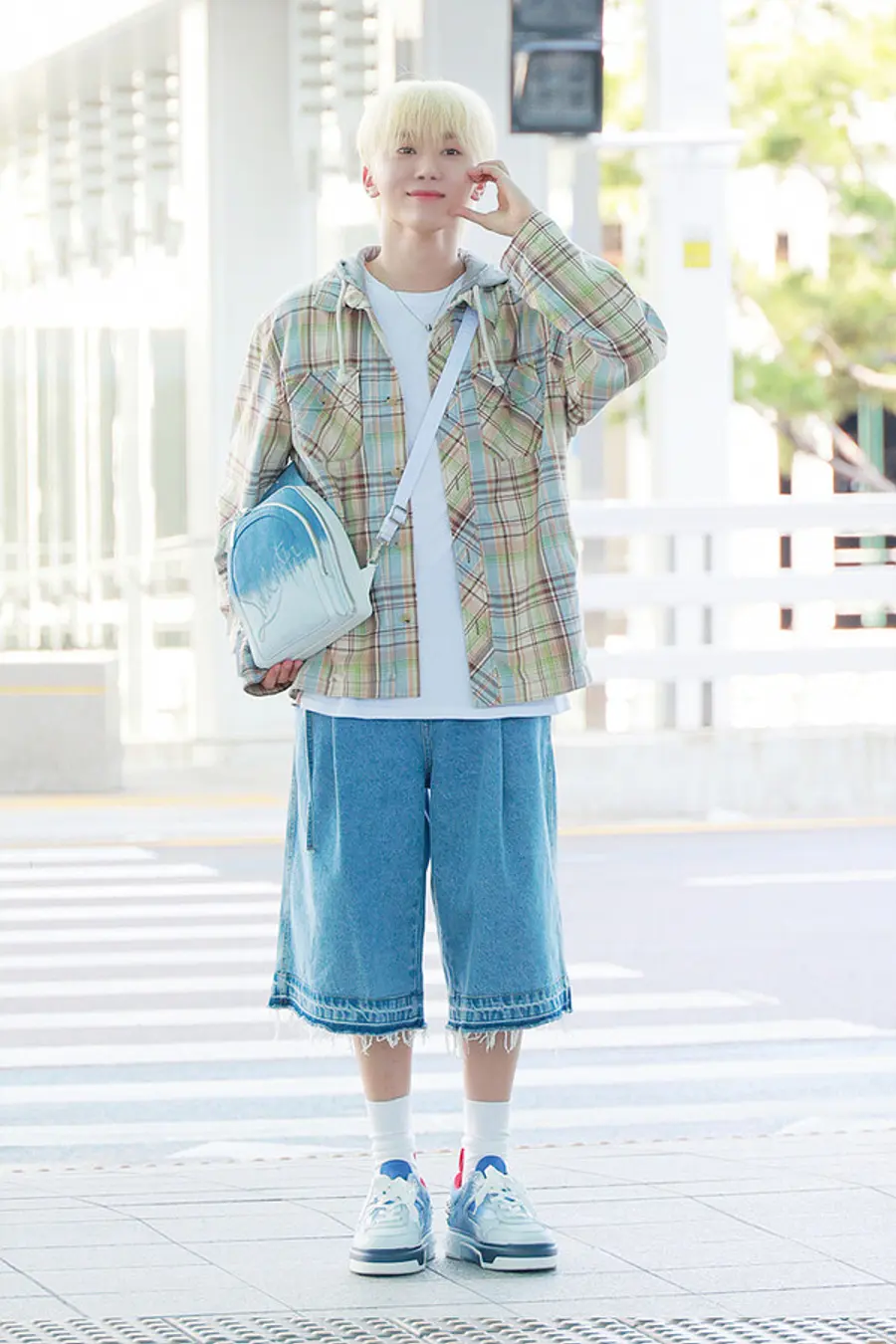 팬 사랑 담은 승관의 볼 하트 [사진 제공 = 크리스찬 루부탱]