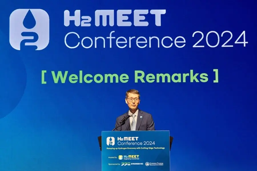 강남훈 조직위원장이 H2 MEET 컨퍼런스 2024 리더스 서밋 환영사를 하고 있다. (사진제공=H2 MEET 조직위원회)