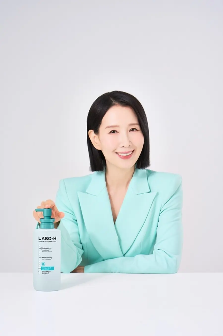 라보에이치의 댄드러프클리닉 라인 제품 개발에 참여한 뷰티 유투버 디렉터파이 (사진제공=아모레퍼시픽)