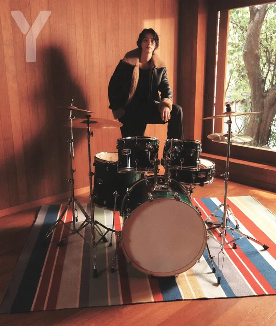 씨엔블루 강민혁과 함께한 이로맨즈 화보 (사진제공=코오롱 FnC)