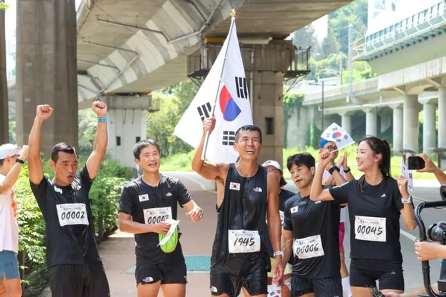 2024 815런에서 81.5km를 완주한 가수 션과 러너들 (사진제공=한국해비타트)