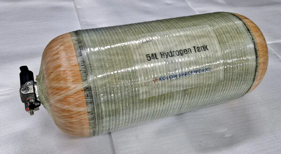 UN 유럽경제위원회의 R134 인증을 획득한 코오롱스페이스웍스의 수소 연료탱크 (사진제공=코오롱)
