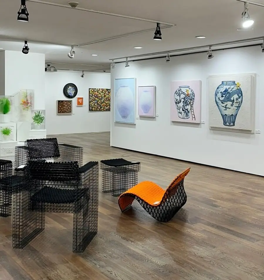 2025 신한 프리미어 아트페어 전시 작품 [출처: 신한은행]