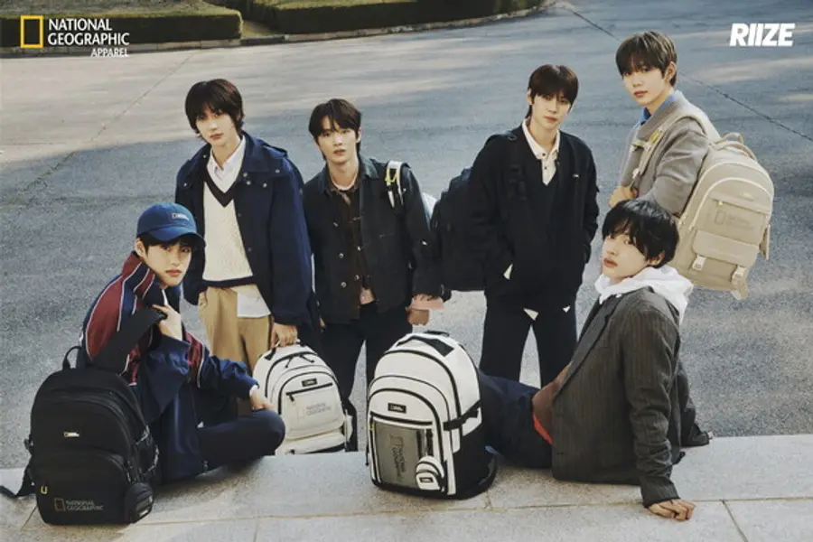 아이돌 그룹 라이즈 신학기 가방 화보 (사진제공=내셔널지오그래픽)