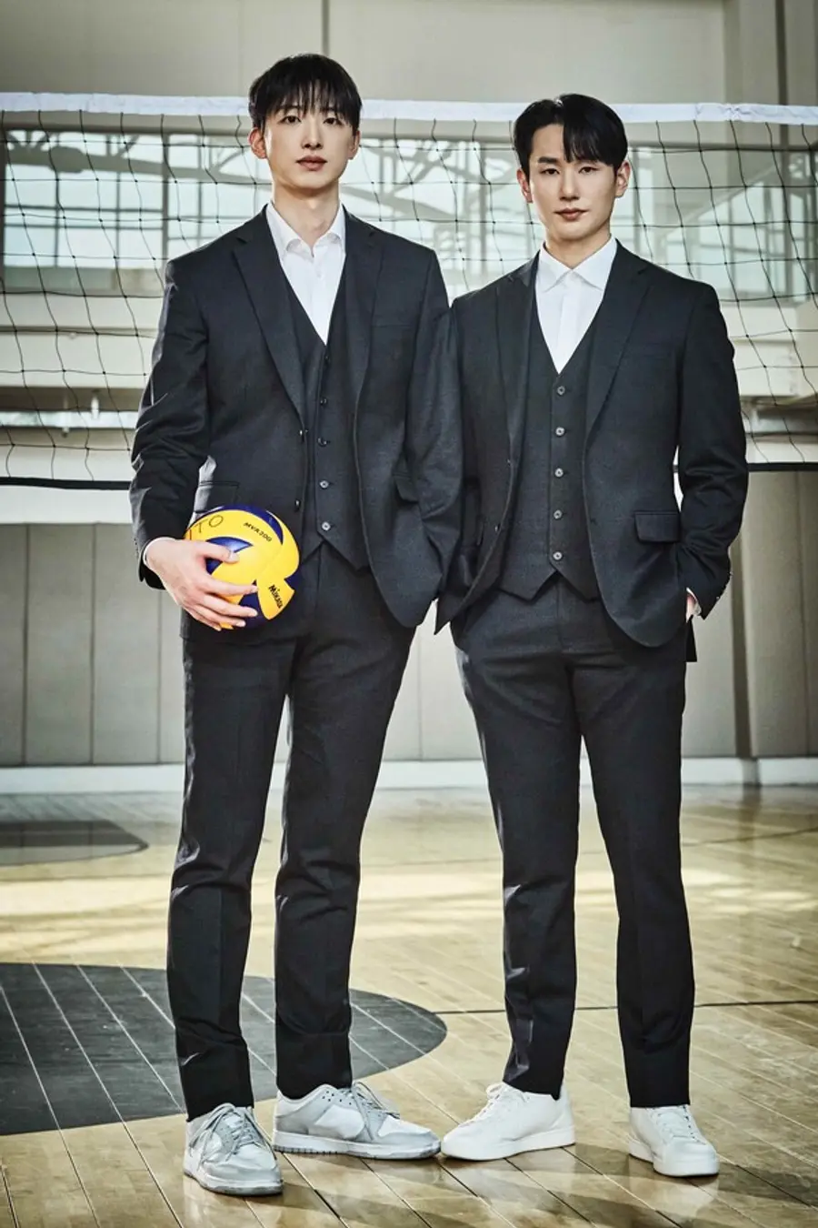 (왼쪽부터) 배구선수 박태환, 이민욱 (사진=코오롱FnC)