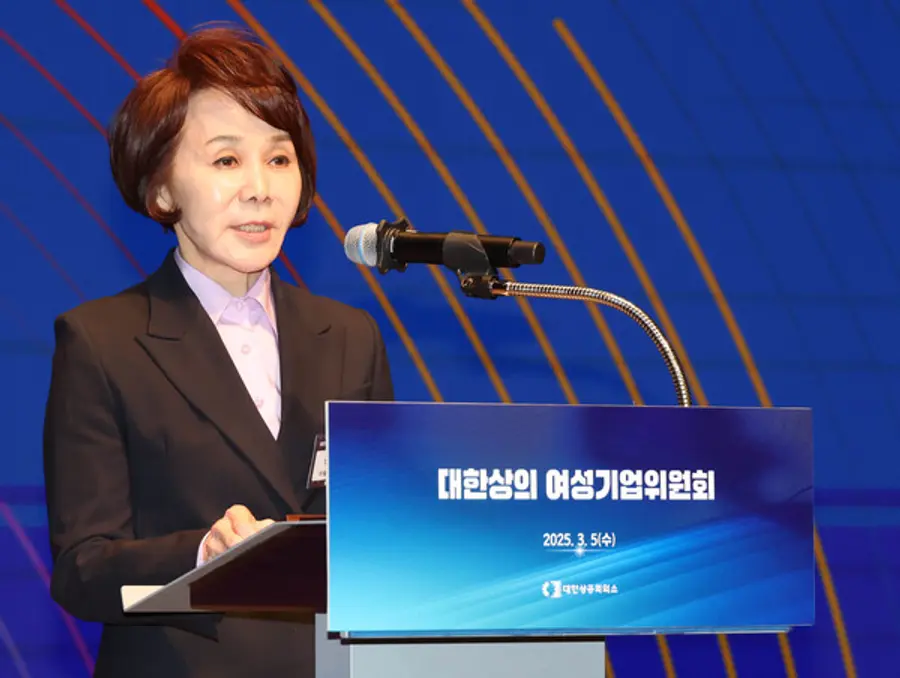 정기옥 대한상의 여성기업위원회 위원장(LSC푸드 회장)이 인사말을 하고 있다. (사진=대한상의)