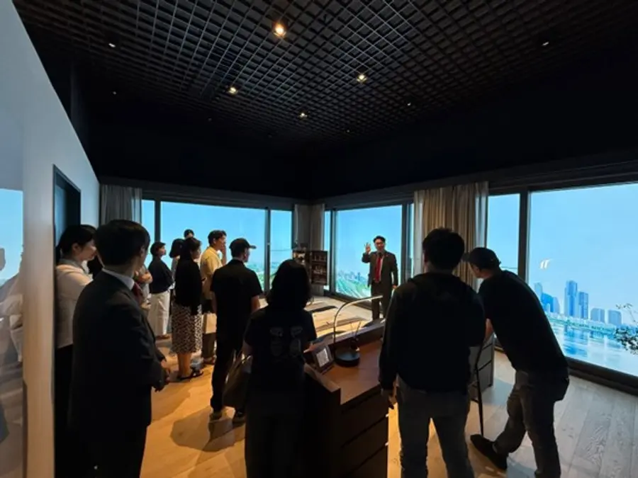 용산정비창 전면1구역 '더 라인 330' 2면 개방 침실 모습 (사진=HDC현대산업개발)